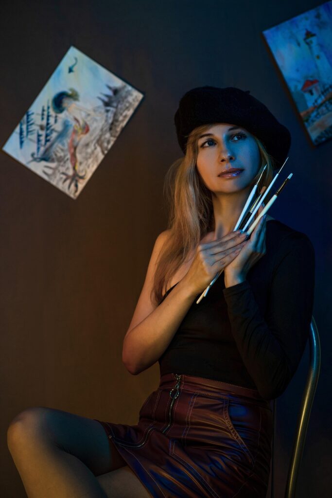 artist, drawing, canvas, dye, artists, beret, woman, painting, art, draws, paints, watercolor, sight, portrait, album, tassels, palette, draw, creation